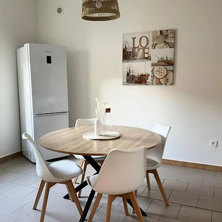 Charming In On 72 M² Appartement Lontzen